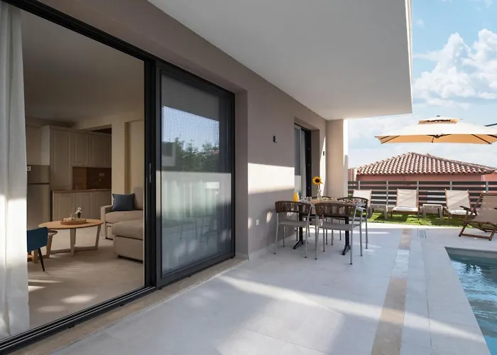 Endless Blue Luxury 住宿加早餐酒店 4*