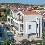 Endless Blue Luxury Νικήτη